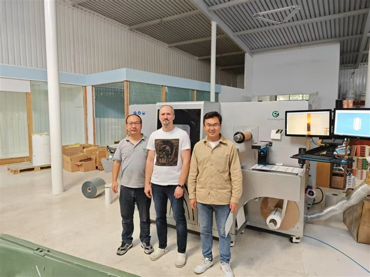 Digital Label Printing Embellishment Machine Varnishing And Foiling high quality
